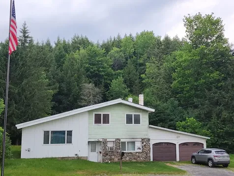1059 Rte 15 E Route Morristown VT 05661-8556