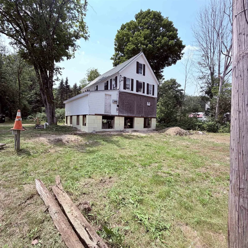 186 Whittier Road Tamworth NH 03890