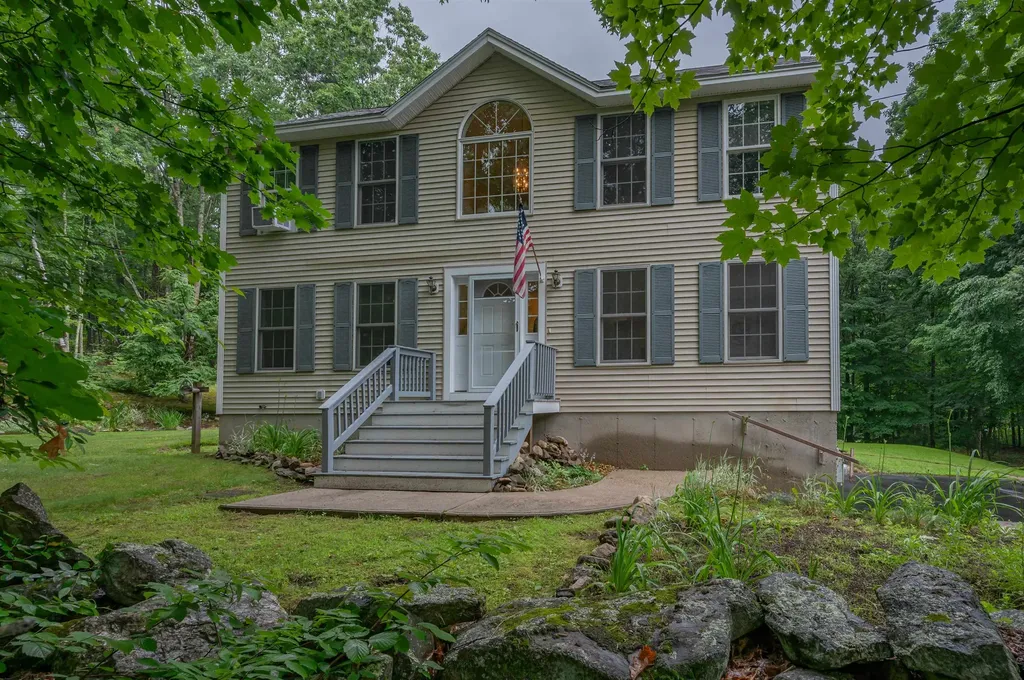 5 Blake Road Raymond NH 03077