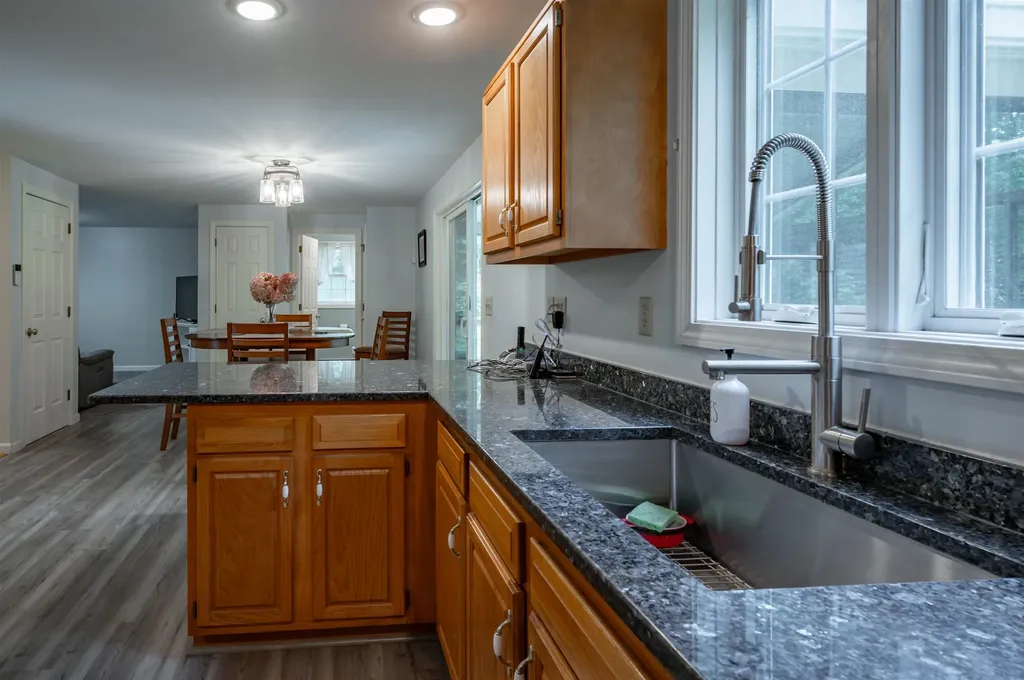 5 Blake Road Raymond NH 03077