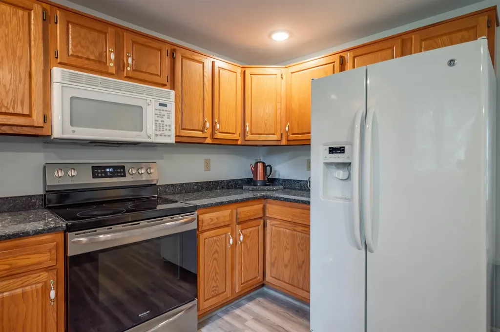5 Blake Road Raymond NH 03077
