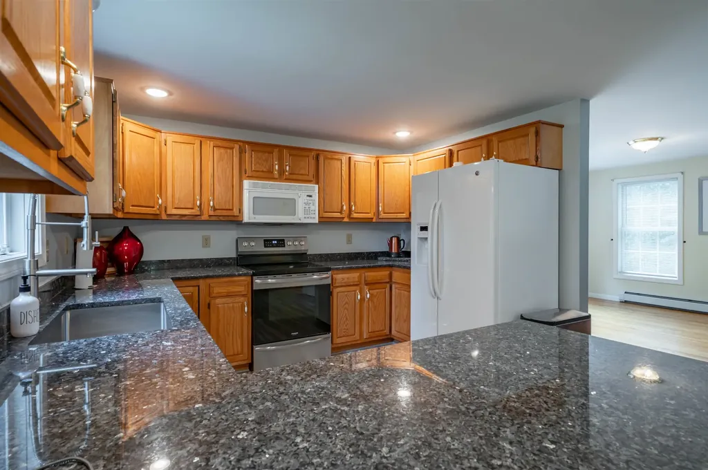 5 Blake Road Raymond NH 03077