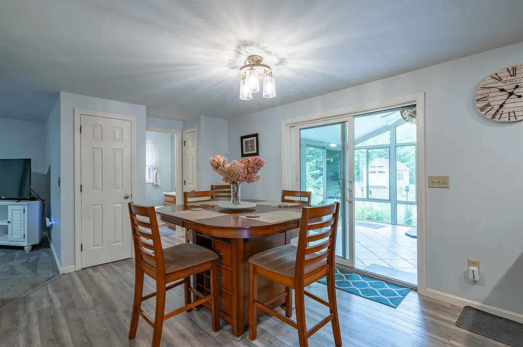 5 Blake Road Raymond NH 03077