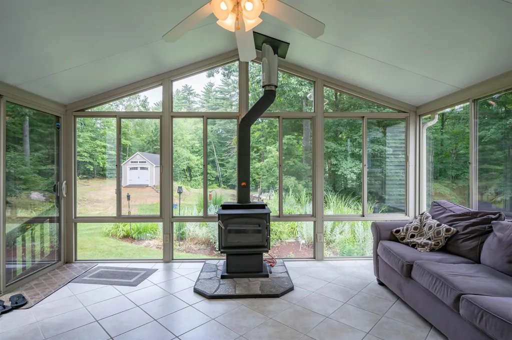 5 Blake Road Raymond NH 03077