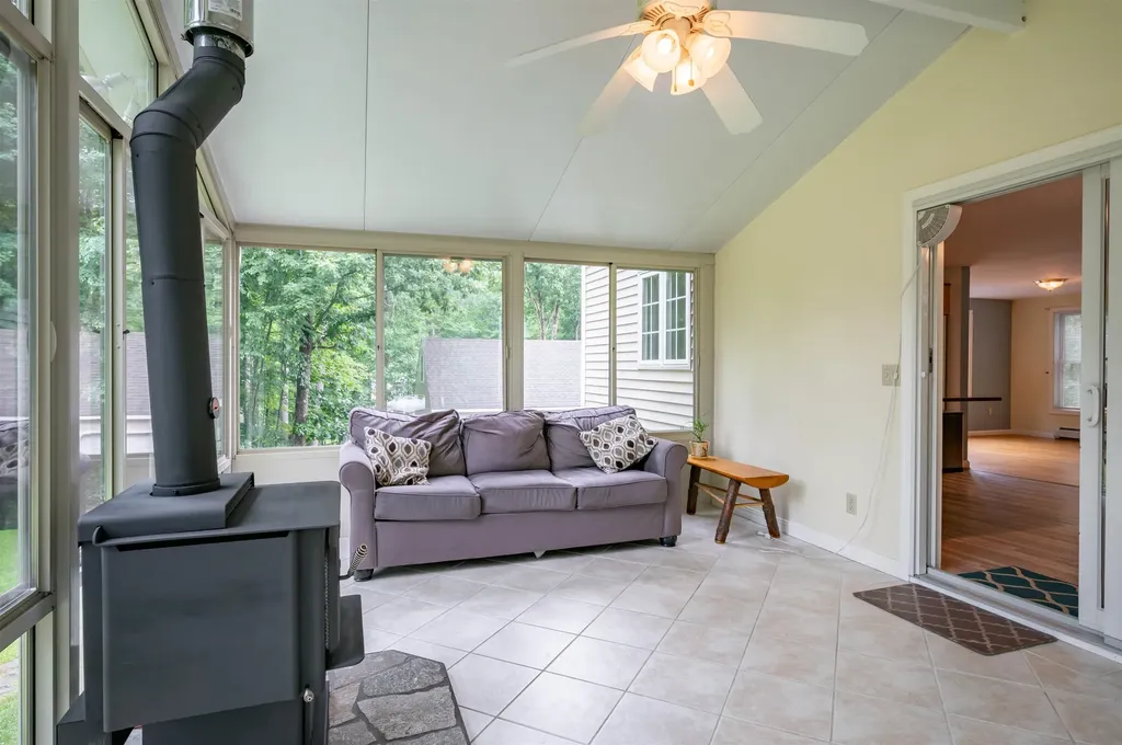 5 Blake Road Raymond NH 03077