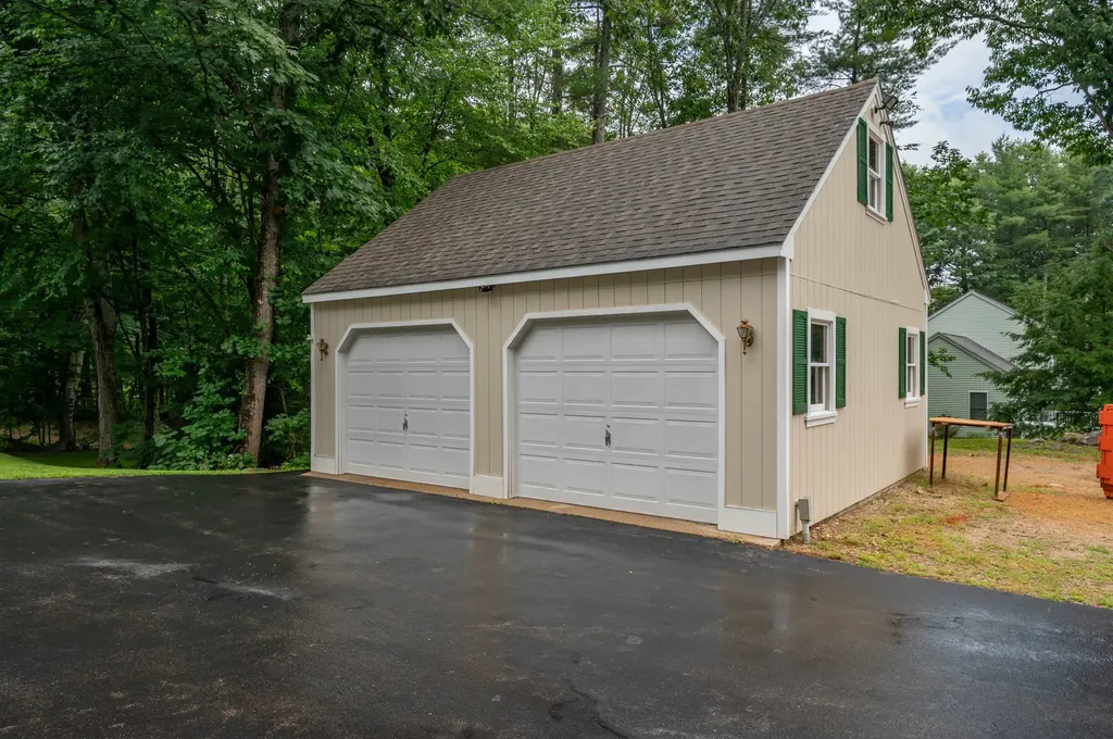 5 Blake Road Raymond NH 03077