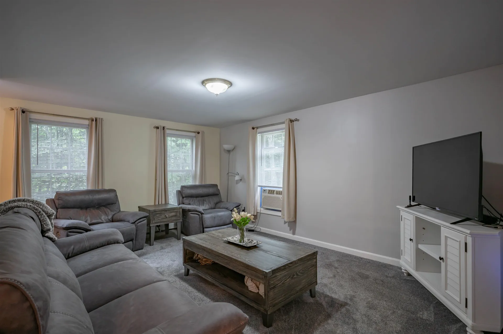 5 Blake Road Raymond NH 03077