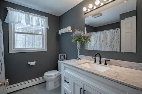 5 Blake Road Raymond NH 03077