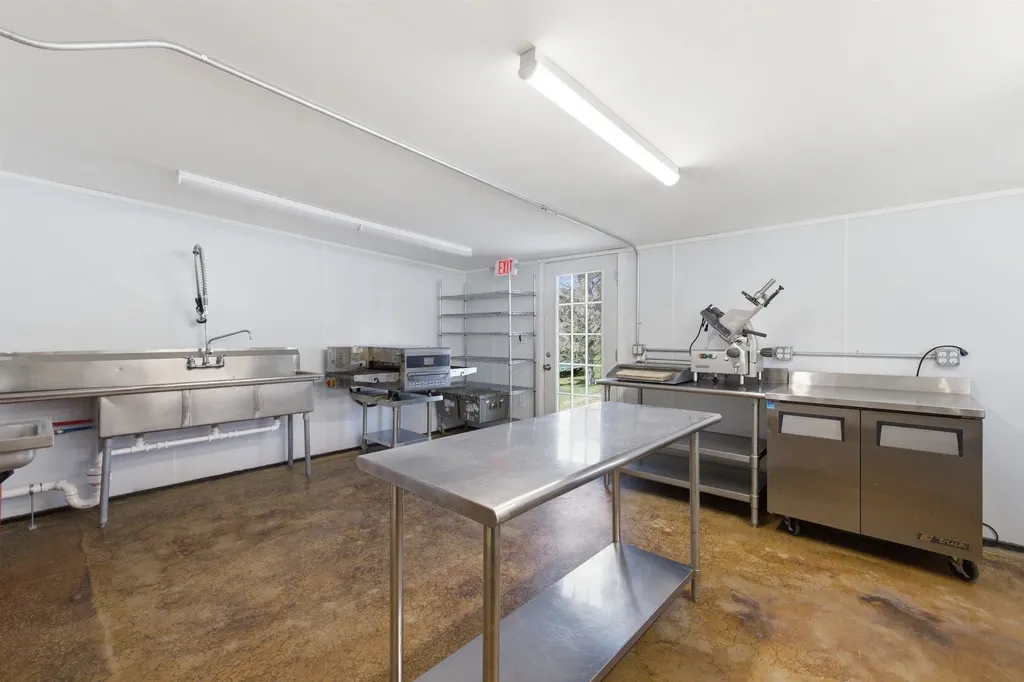 518 Province Road Gilmanton NH 03237