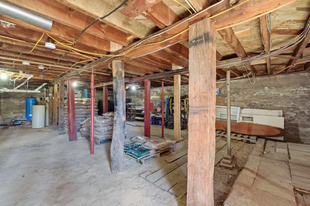 518 Province Road Gilmanton NH 03237