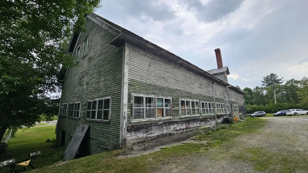 35 Spring Street Newport NH 03773