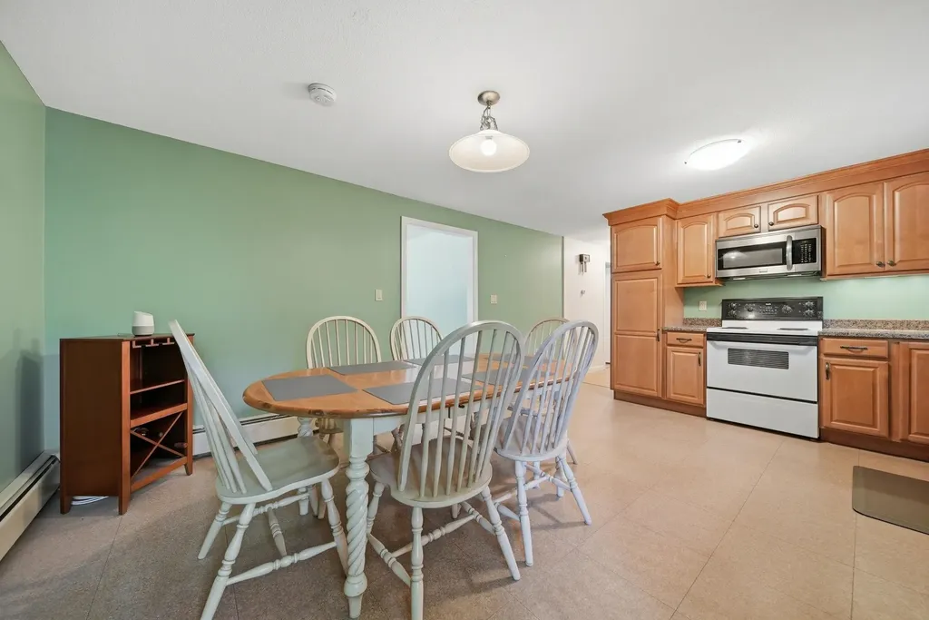 17 Parker Drive Nashua NH 03062