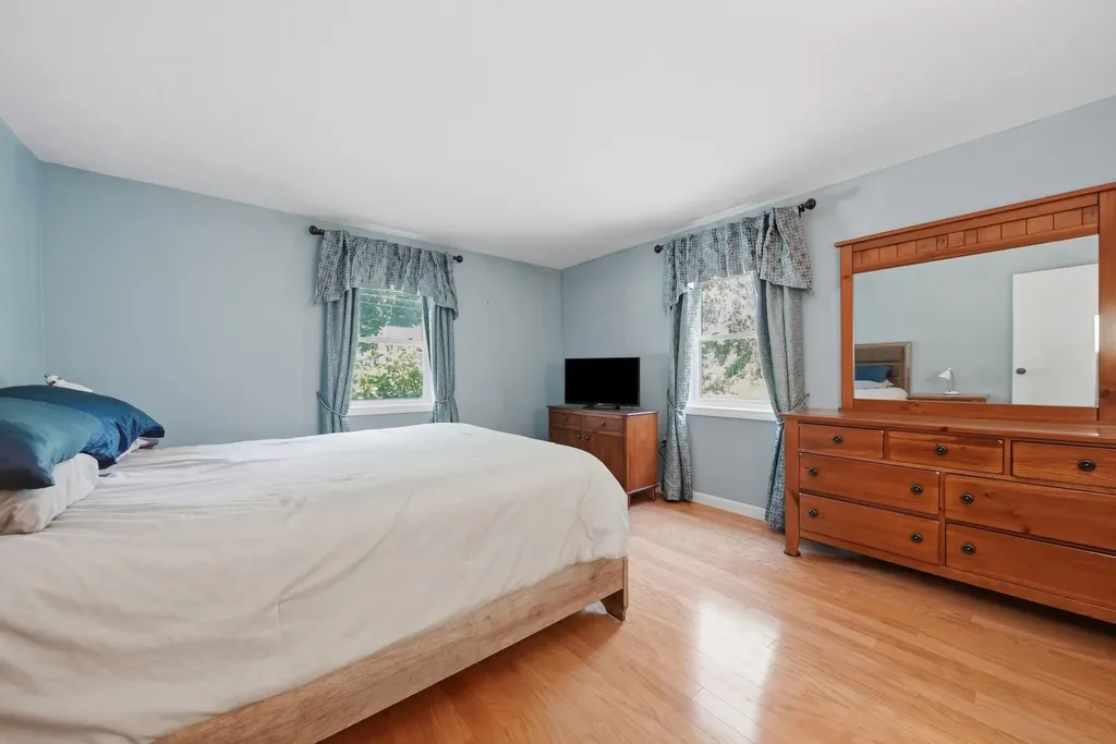 17 Parker Drive Nashua NH 03062