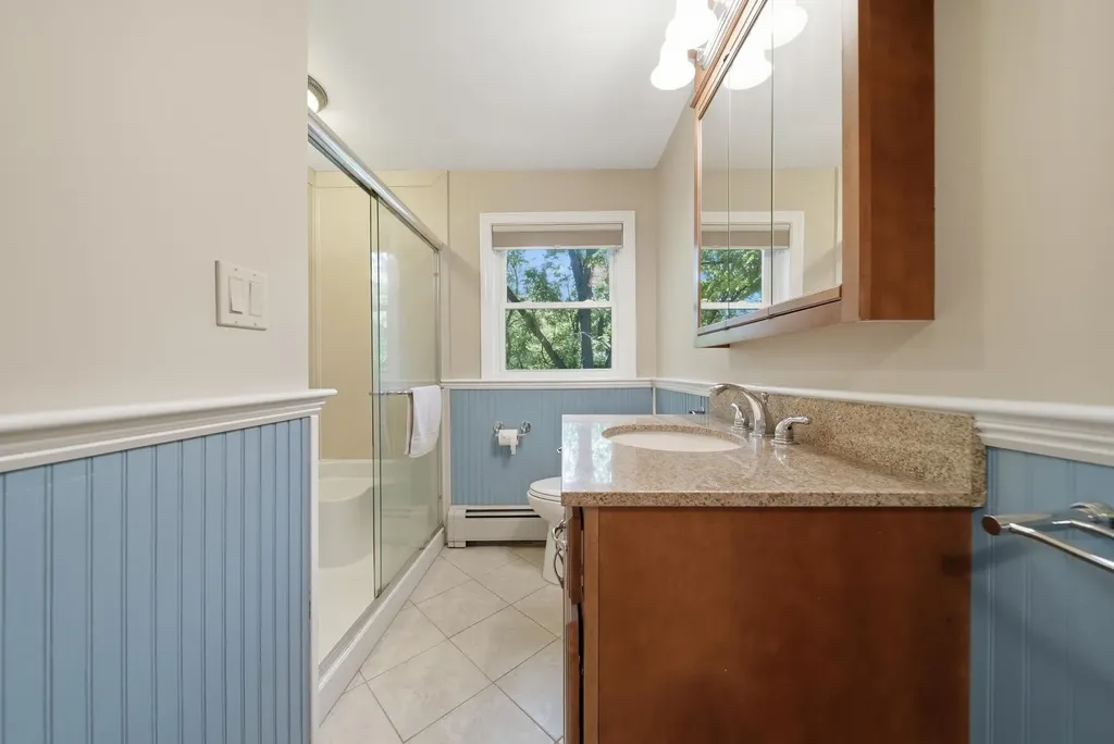 17 Parker Drive Nashua NH 03062