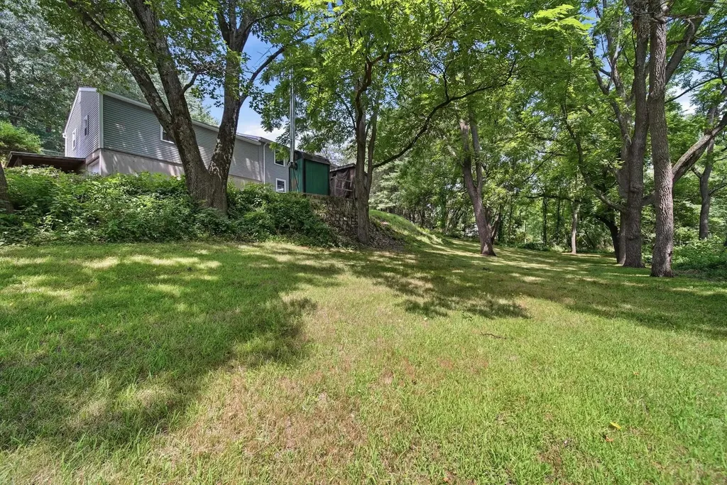 17 Parker Drive Nashua NH 03062