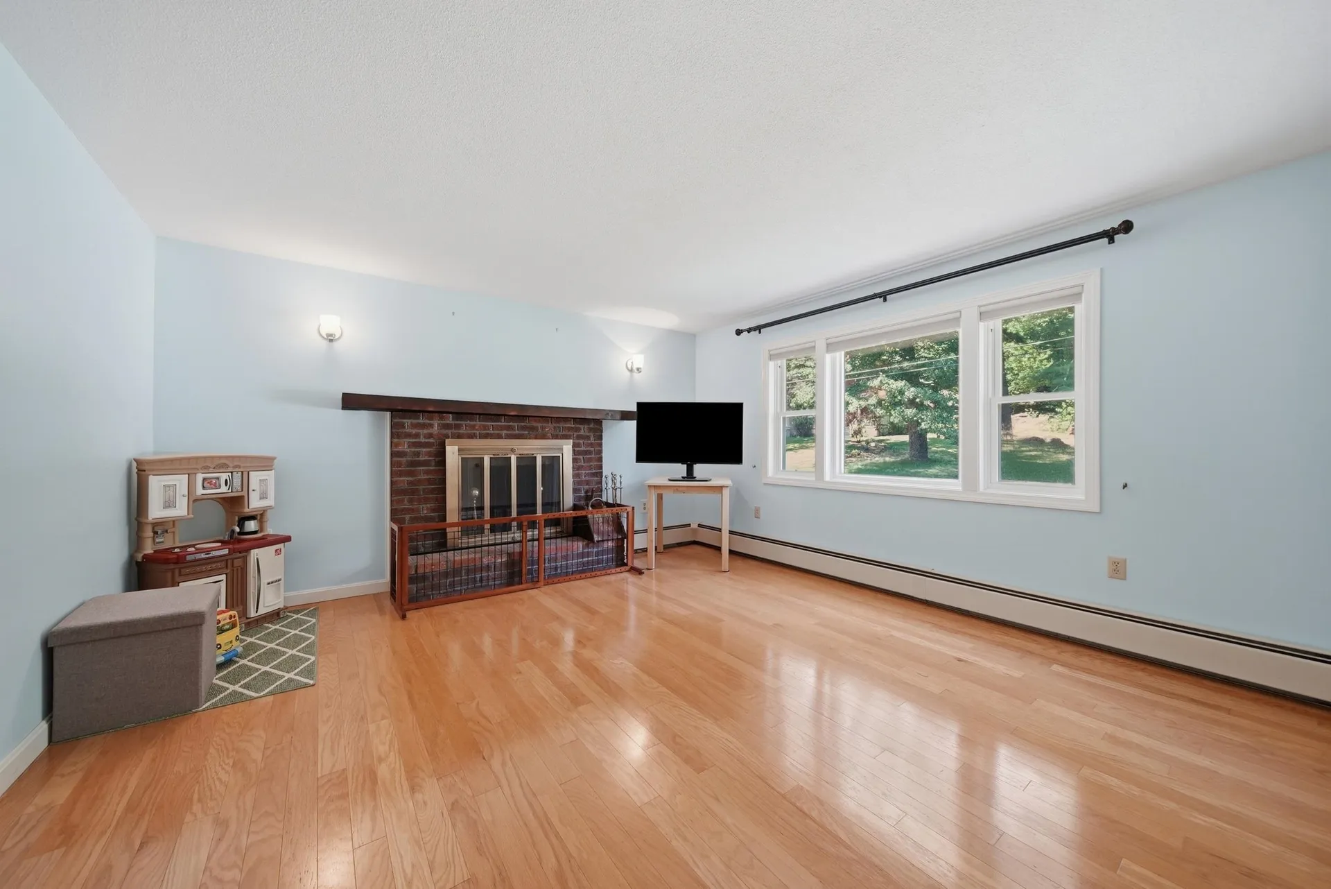17 Parker Drive Nashua NH 03062