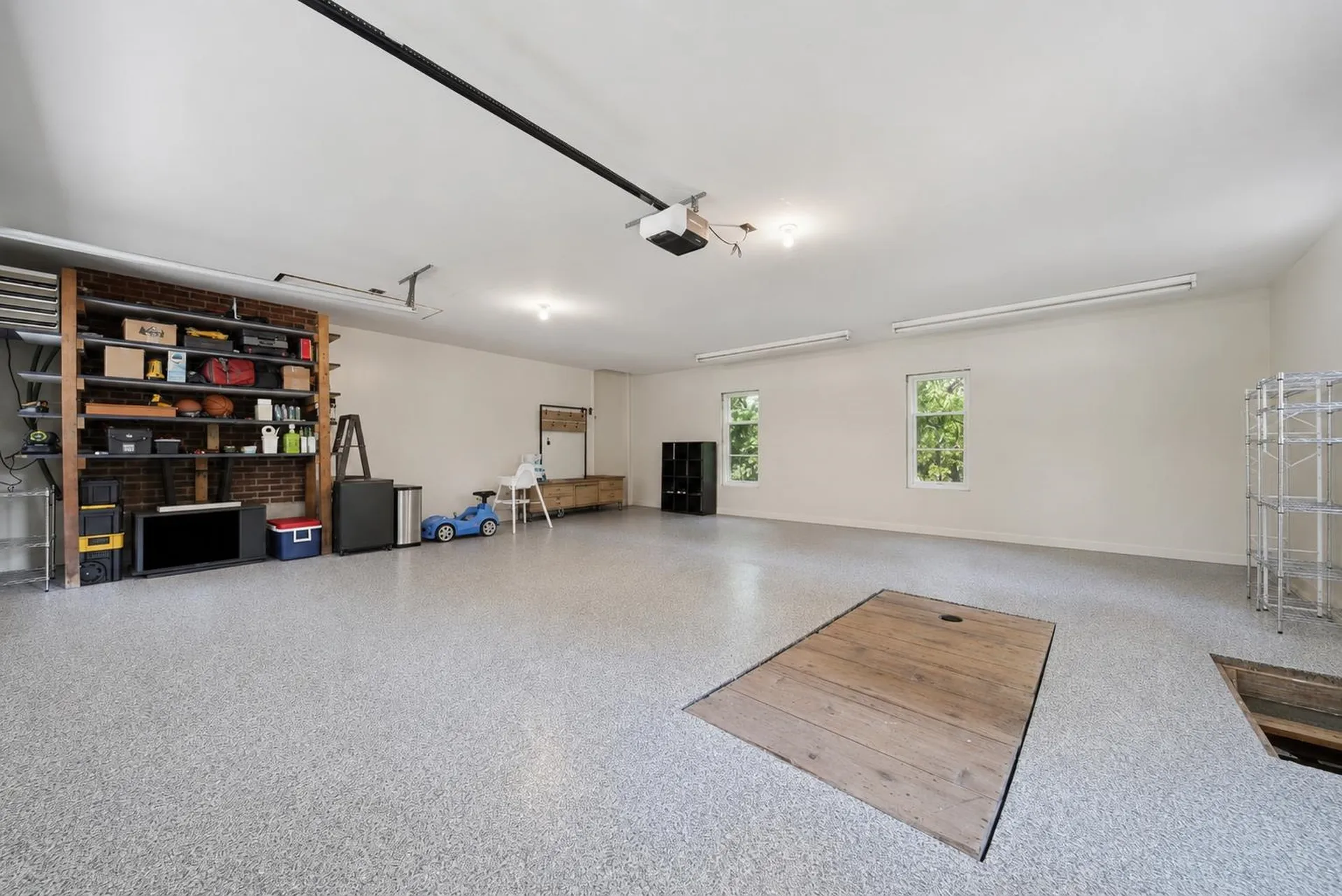 17 Parker Drive Nashua NH 03062
