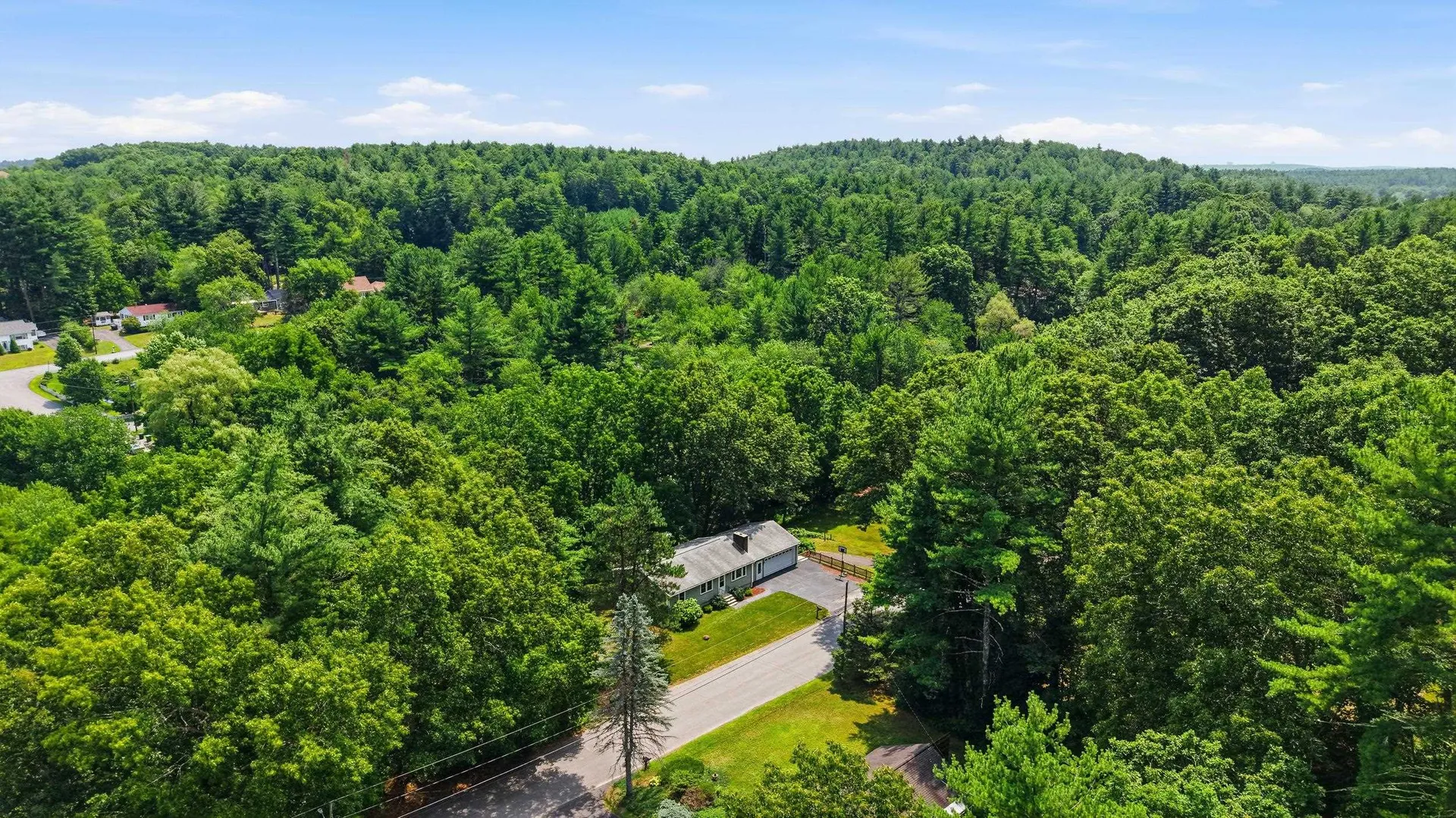 17 Parker Drive Nashua NH 03062