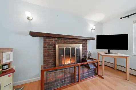 17 Parker Drive Nashua NH 03062