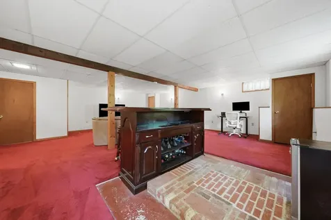 17 Parker Drive Nashua NH 03062