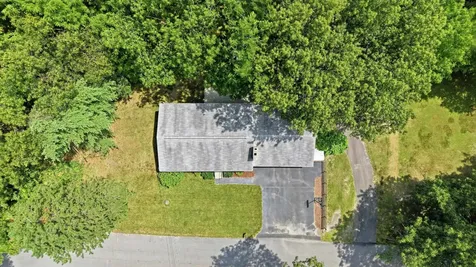 17 Parker Drive Nashua NH 03062