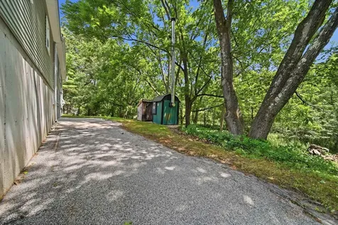 17 Parker Drive Nashua NH 03062