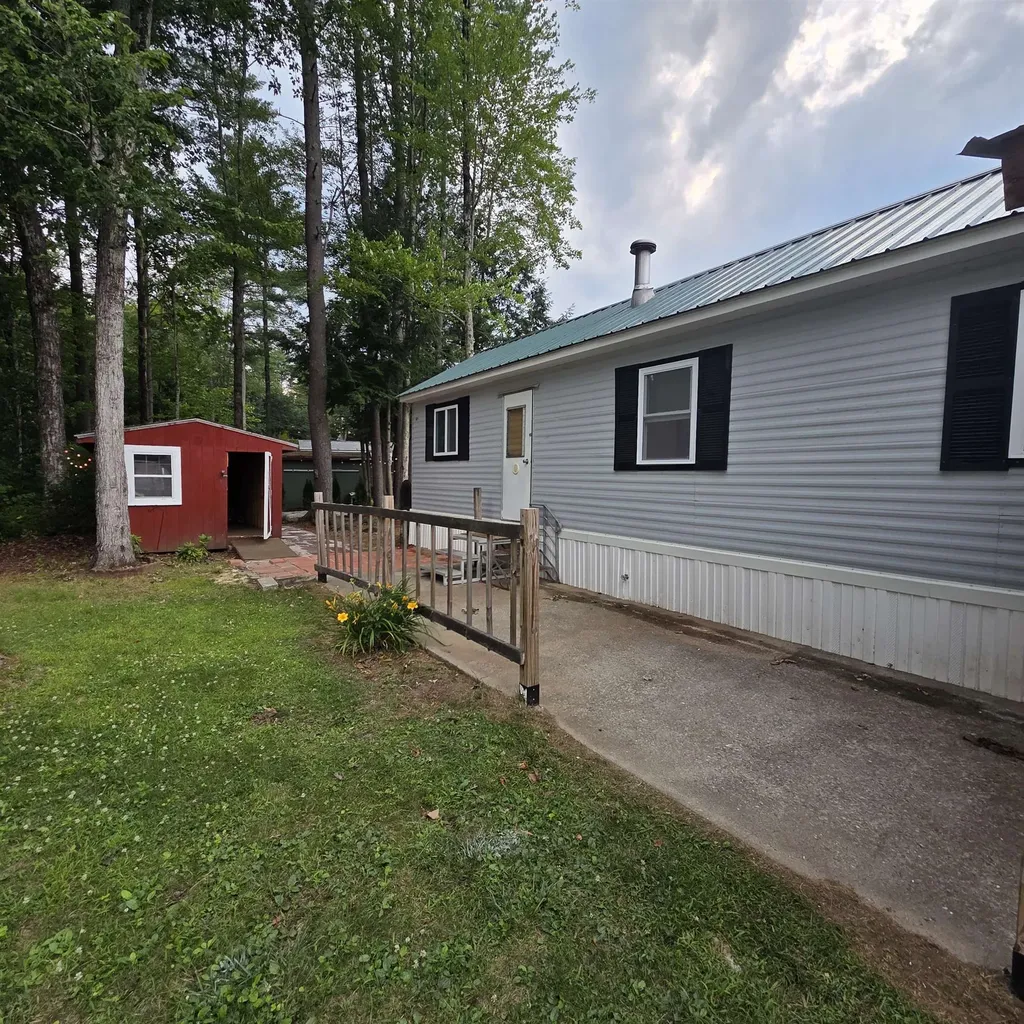 26 Blue Jay Court Keene NH 03431