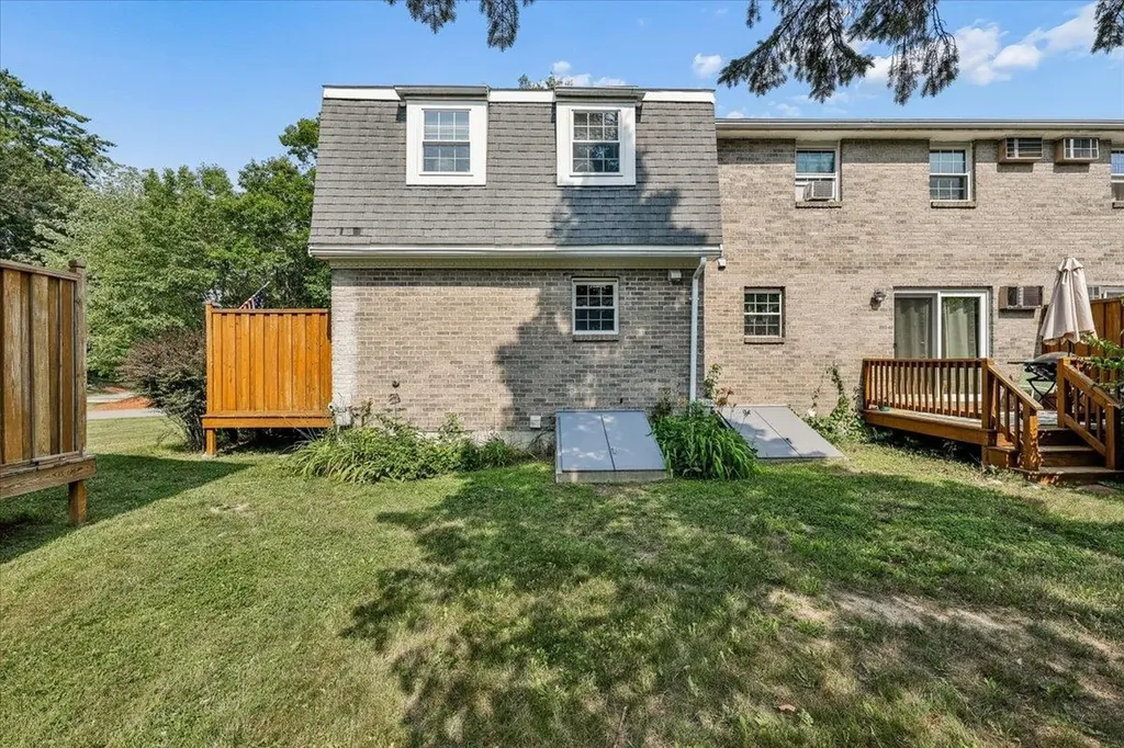 133 Fieldstone Drive Londonderry NH 03053