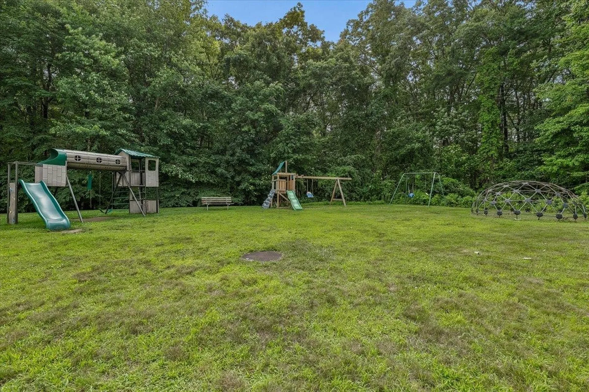 133 Fieldstone Drive Londonderry NH 03053