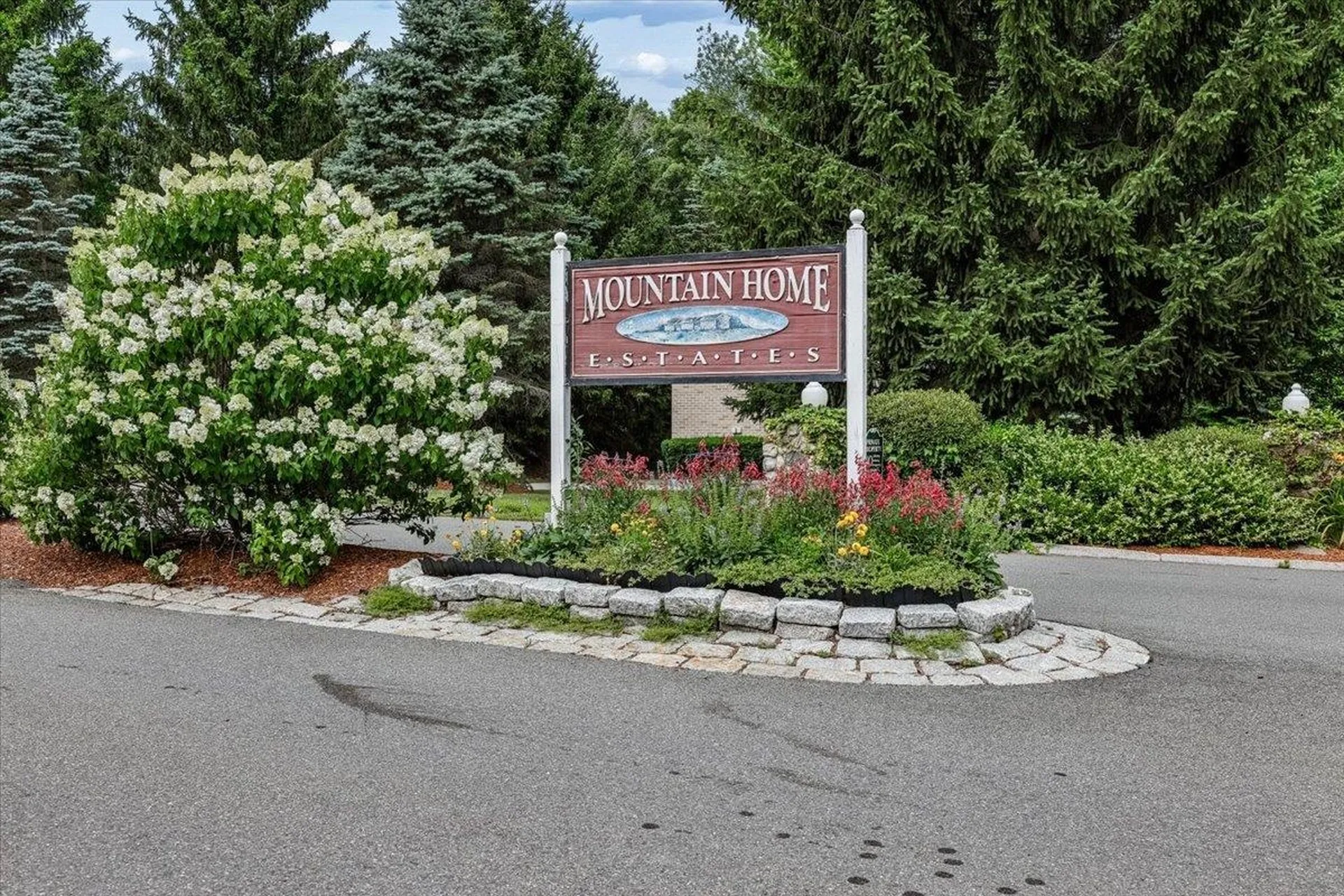133 Fieldstone Drive Londonderry NH 03053