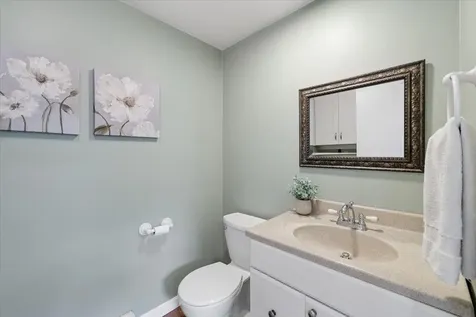 133 Fieldstone Drive Londonderry NH 03053