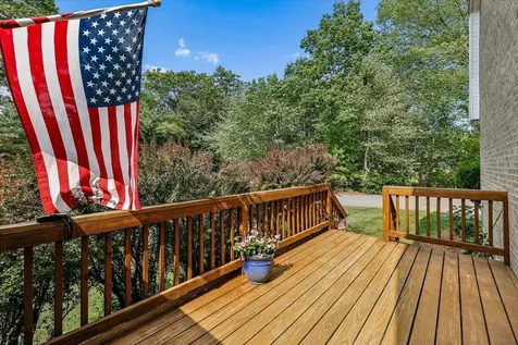133 Fieldstone Drive Londonderry NH 03053