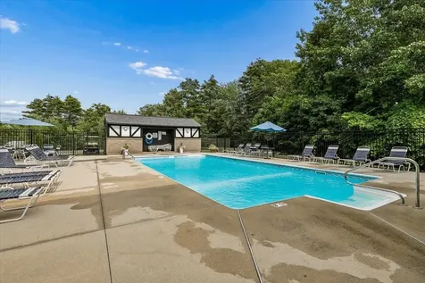 133 Fieldstone Drive Londonderry NH 03053