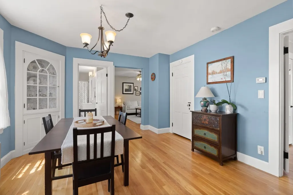16 Brookline Street Nashua NH 03064