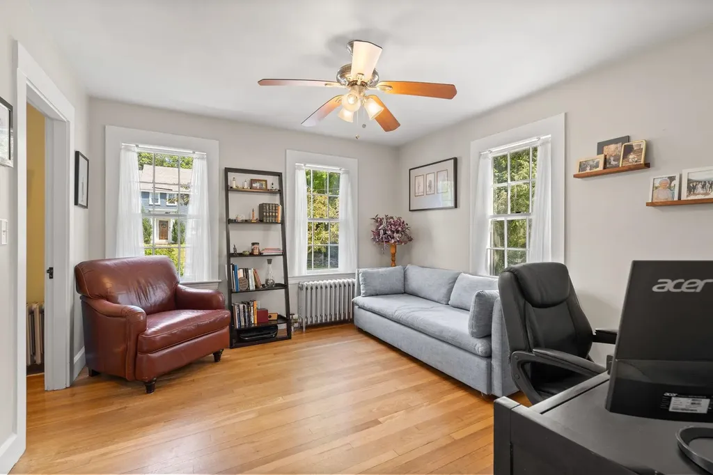 16 Brookline Street Nashua NH 03064