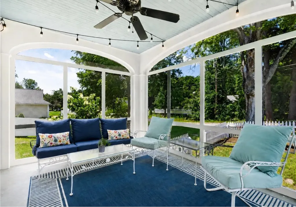 16 Brookline Street Nashua NH 03064