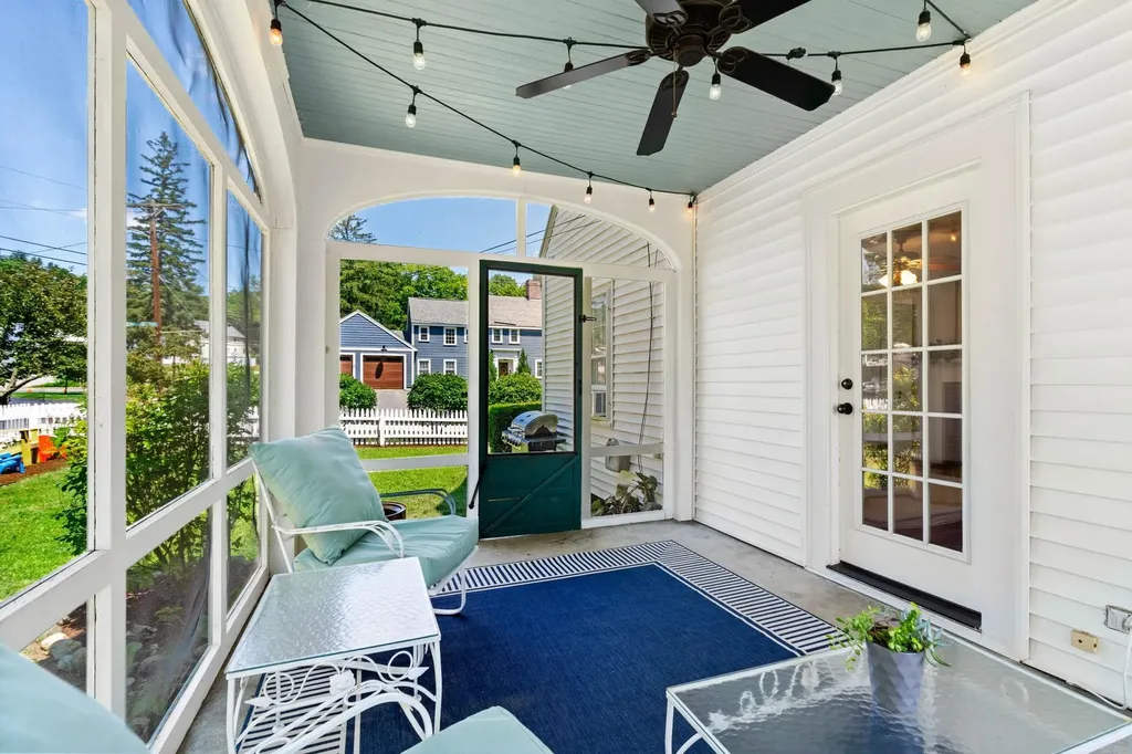 16 Brookline Street Nashua NH 03064