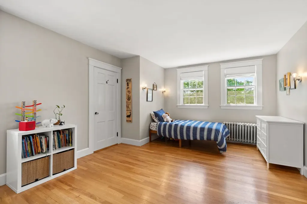 16 Brookline Street Nashua NH 03064