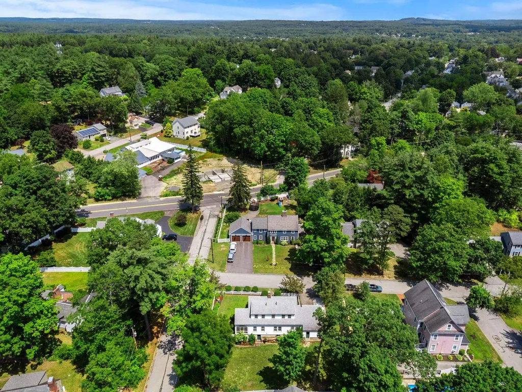 16 Brookline Street Nashua NH 03064