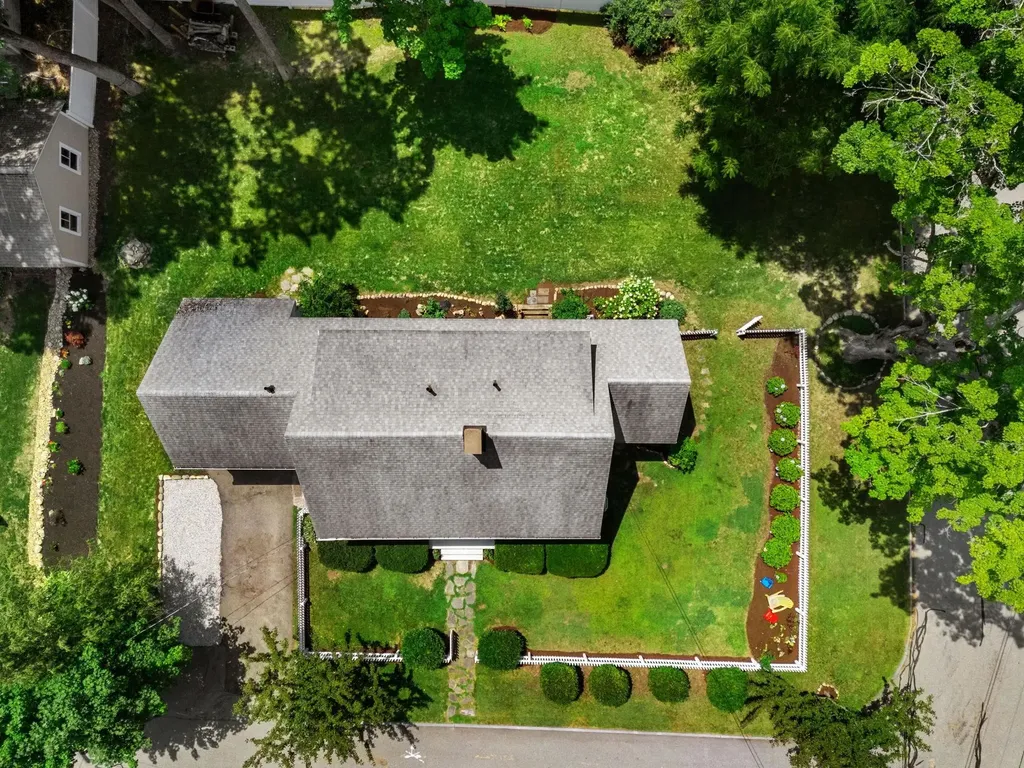 16 Brookline Street Nashua NH 03064
