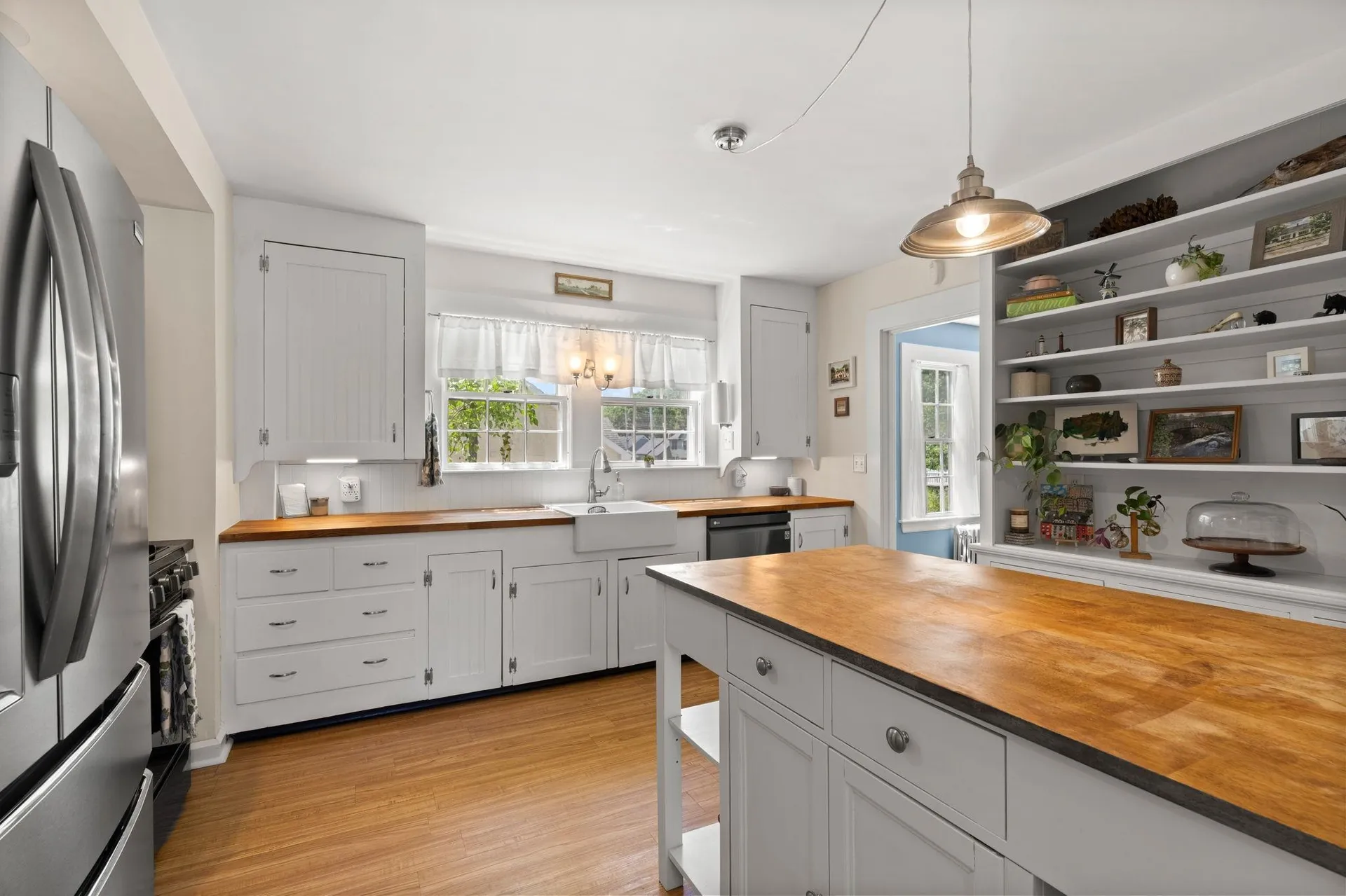 16 Brookline Street Nashua NH 03064