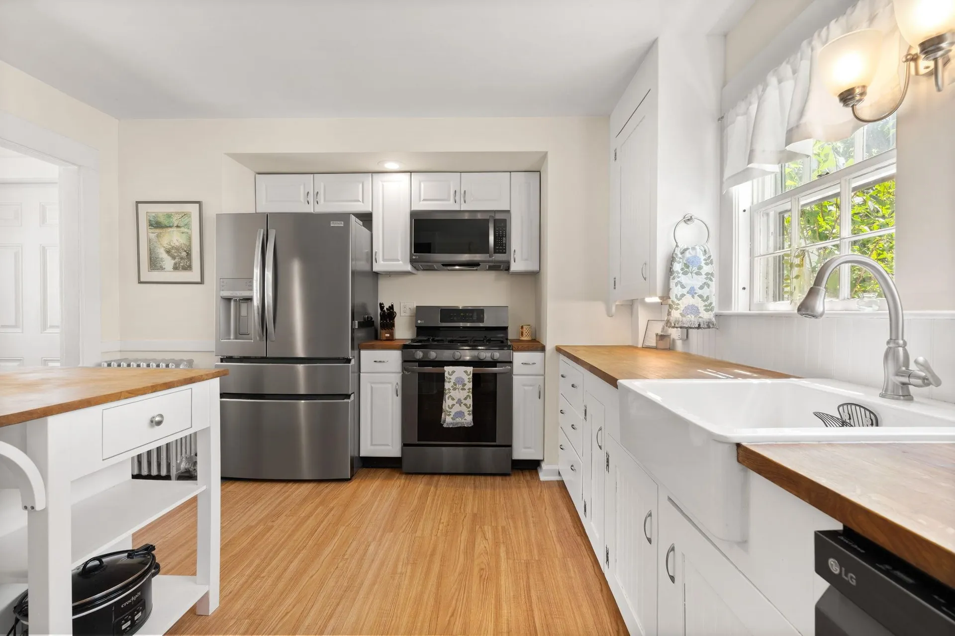 16 Brookline Street Nashua NH 03064