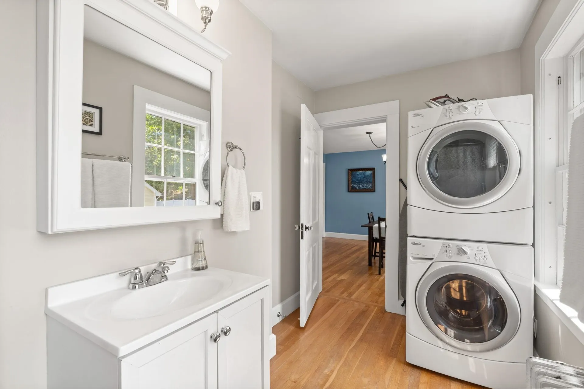 16 Brookline Street Nashua NH 03064