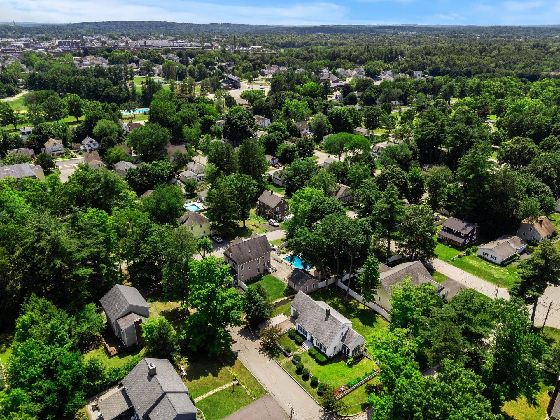 16 Brookline Street Nashua NH 03064