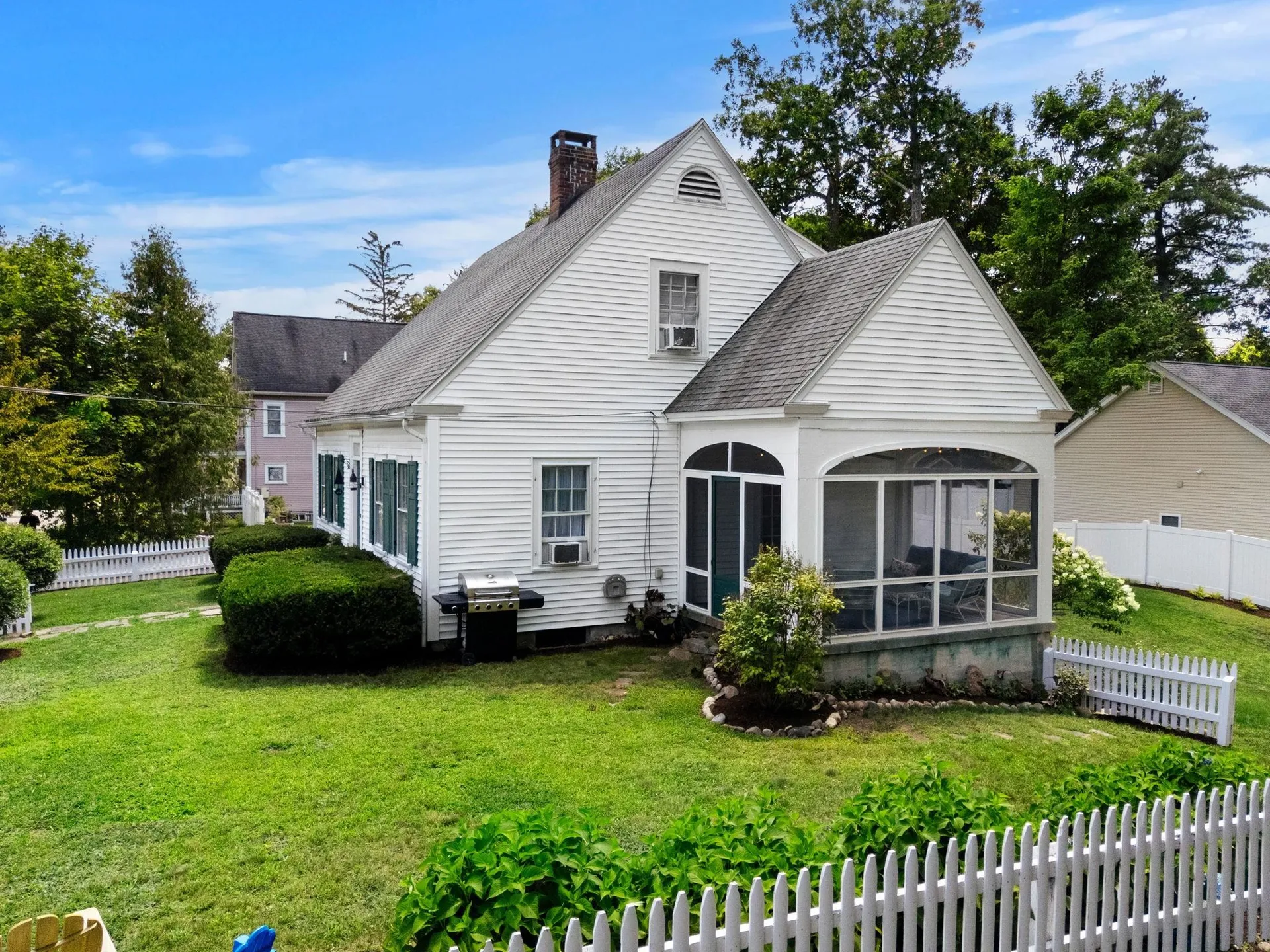 16 Brookline Street Nashua NH 03064