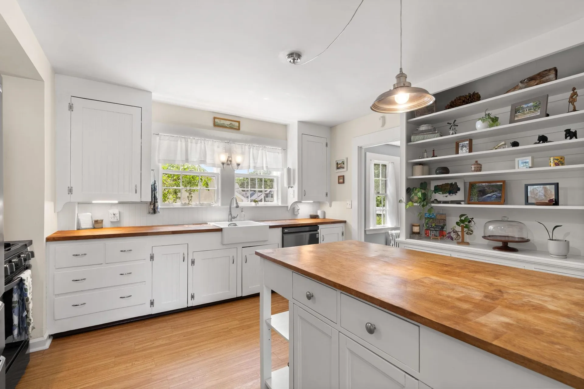 16 Brookline Street Nashua NH 03064