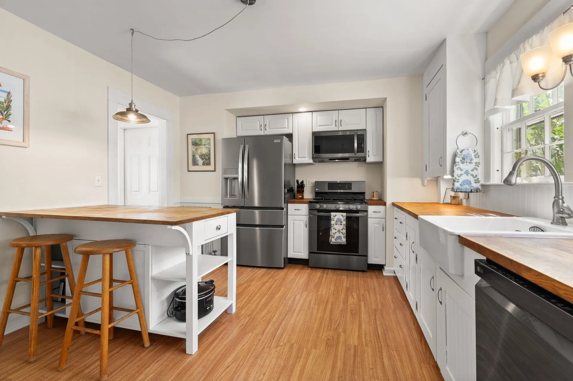 16 Brookline Street Nashua NH 03064