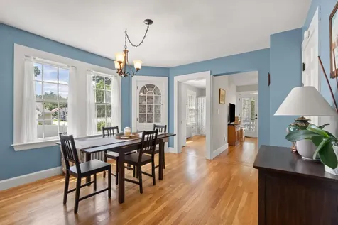 16 Brookline Street Nashua NH 03064