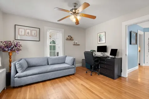 16 Brookline Street Nashua NH 03064