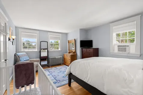 16 Brookline Street Nashua NH 03064